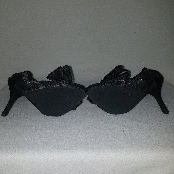 NWOT Black Lace Heels - Picture 4 of 4
